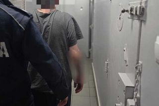 57-latek terroryzował ludzi w centrum miasta. W jego mieszkaniu znaleźli prawdziwy arsenał