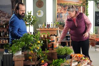 Barwy szczęścia, odcinek 3234: Borys (Jakub Wieczorek), Aldona (Elżbieta Romanowska)