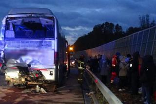 Koszmarny wypadek na S8. Ciężarówka uderzyła w tył autokaru