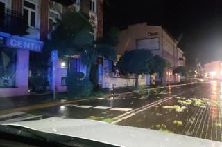 Zerwane dachy i pożary. Kilkanaście tysięcy osób jest bez prądu po burzach w woj. lubelskim