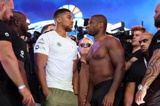 Joshua i Dubois już po ważeniu. Zarobią gigantyczne pieniądze za walkę na Wembley