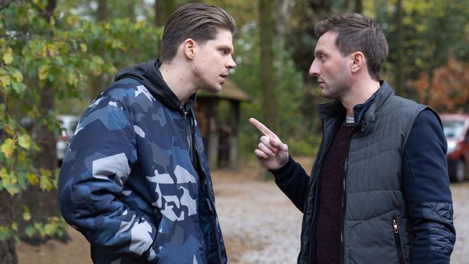 M jak miłość odc. 1424. Mirek (Mariusz Ochociński), Bartek (Arkadiusz Smoleński)