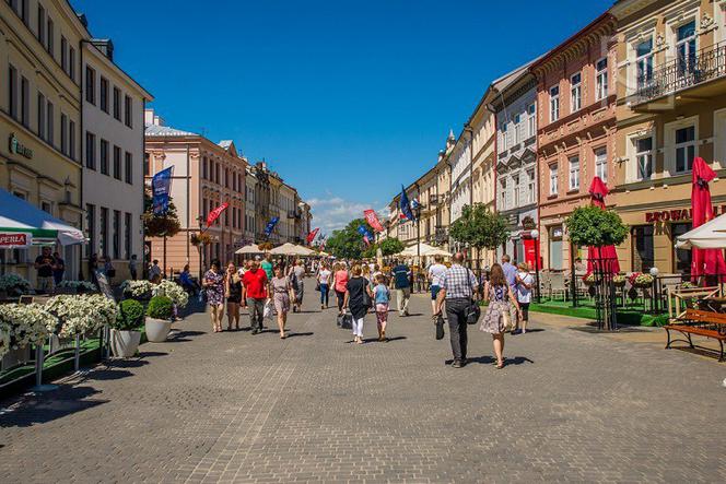 Deptak pustoszeje