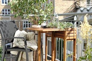 Mały balkon w bloku