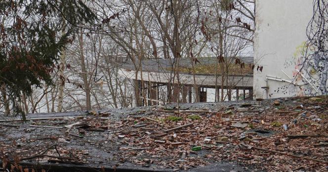 Opuszczone sanatorium "Zdrowie" w Gdyni Orłowie. Ruiny