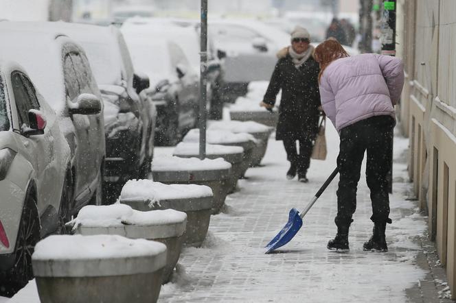 Wielka śnieżyca w Warszawie. Kiedy przestanie sypać? Zaskakująca prognoza