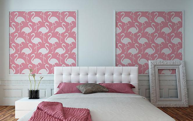 Dobry pomysł na różowe tapety za łóżkiem