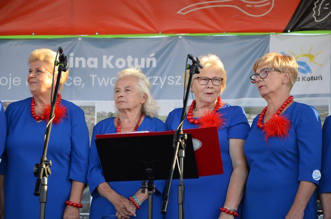 W konkursie na najlepsze pierogi w powiecie Siedleckim w 2025 roku zwyciężył męski zespół KGW „Sami Swoi” z Kotunia! 