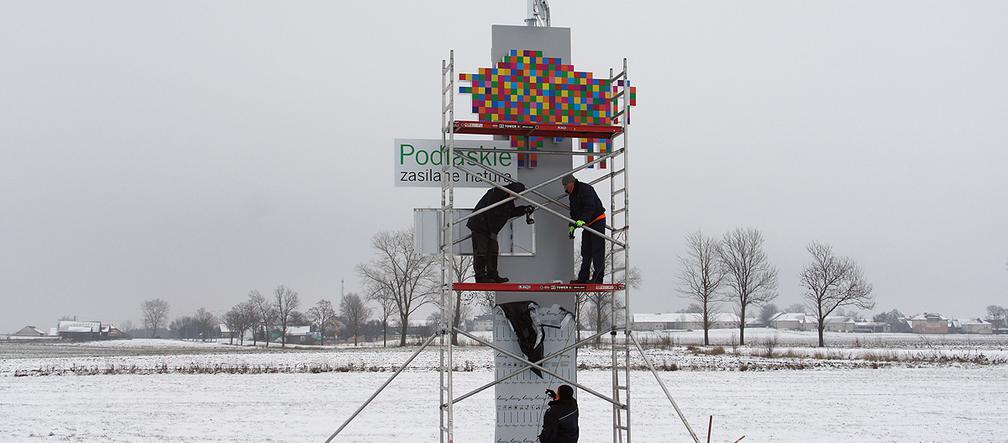 Pikselowy żubr przy S8. Wita wjeżdżających do woj. podlaskiego [ZDJĘCIA]