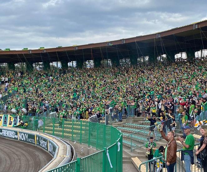 Za nami Derby Ziemi Lubuskiej. Tłumy kibiców. Tak wyglądała Strefa Falubaziaka i stadion