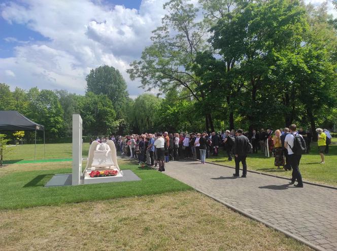 Pogrzeb Jacka Zielińskiego - tłumy na cmentarzu