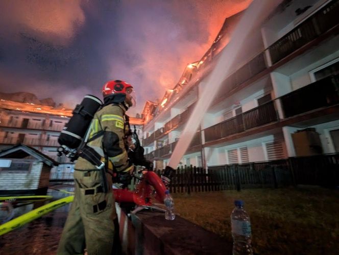 Walka z ogniem trwała przez wiele godzin