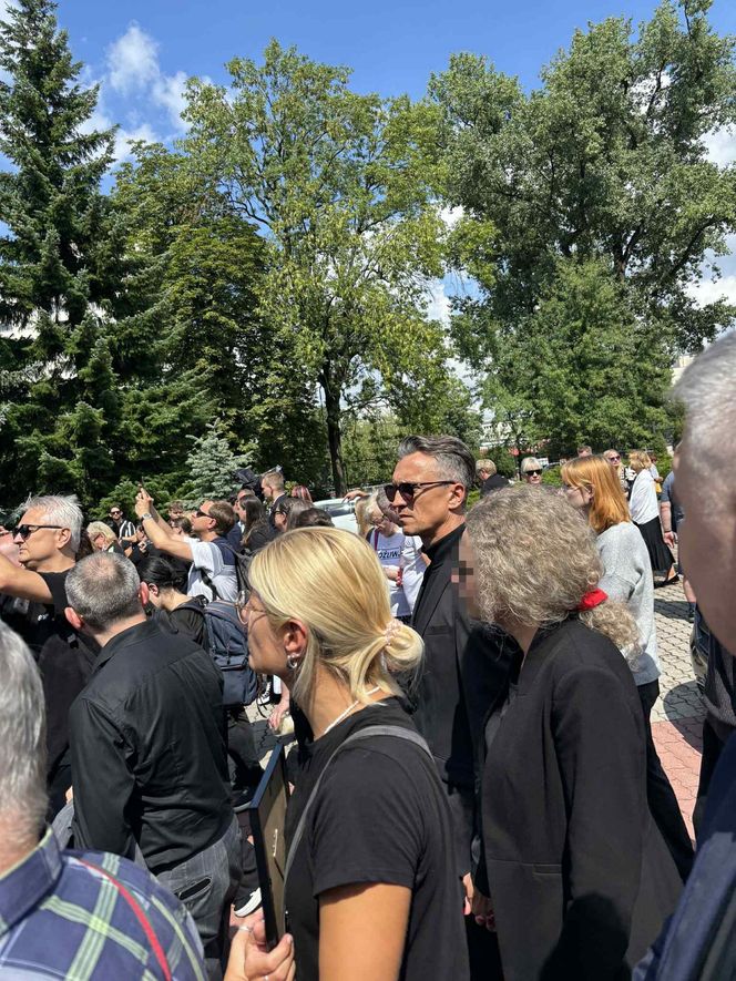 Michał Czernecki z nową partnerką na pogrzebie Joanny Kołaczkowskiej
