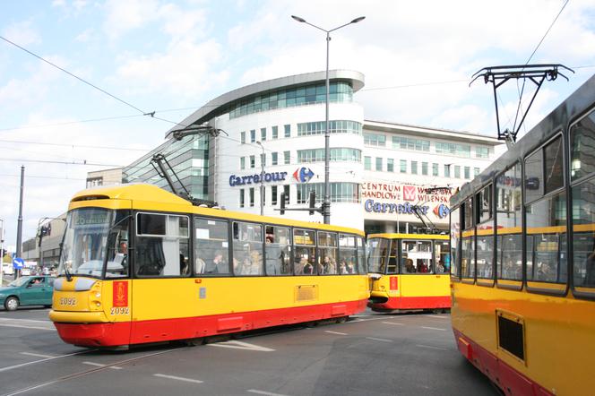 Komunikacja w Wielkanoc w Warszawie: Sprawdźcie, jak będą kursowały autobusy, tramwaje i metro