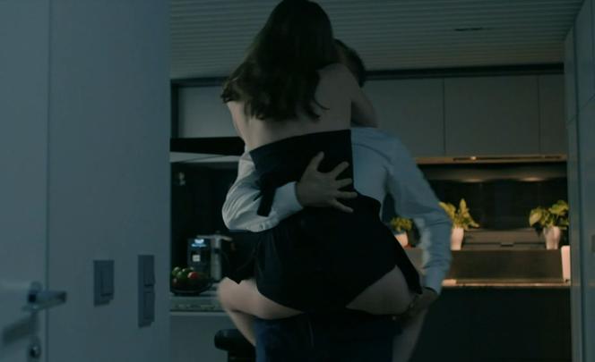 BrzydUla 2, odcinek 155. Ula (Julia Kamińska), Marek (Filip Bobek)
