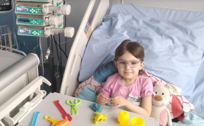 Groźny nowotwór zmienił jej życie w koszmar. Pomóżmy 5-letniej Mai ze Świdwina!
