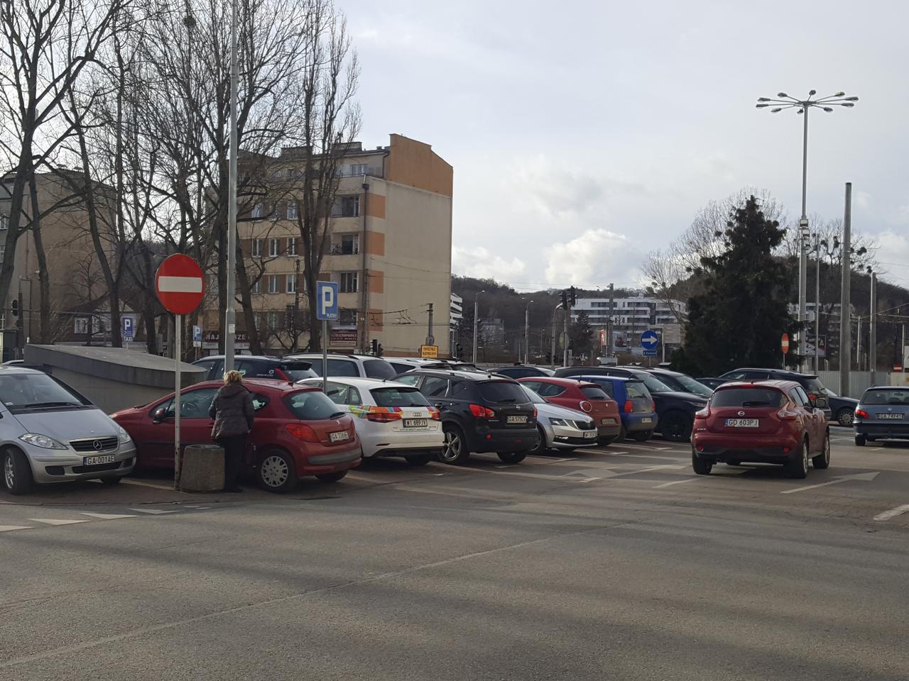 W Gdyni powiększy się strefa płatnego parkowania. Możliwe są wyższe opłaty za postój w Centrum