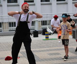 Carnaval Show w Plazie w Lublinie. Było zianie ogniem, pokaz iluzji i żonglerki oraz spektakl aerialowy!