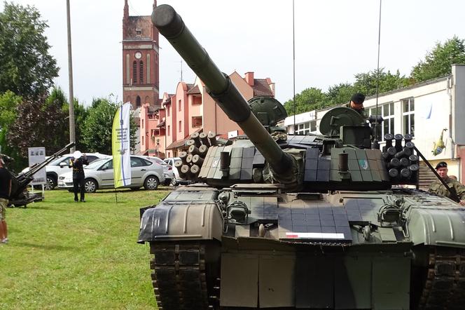 Piknik militarny w Pieniężnie i dziecięca ciekawość świata 