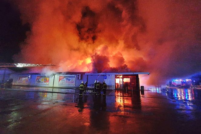 Pożar Biedronki w Zawidowie 