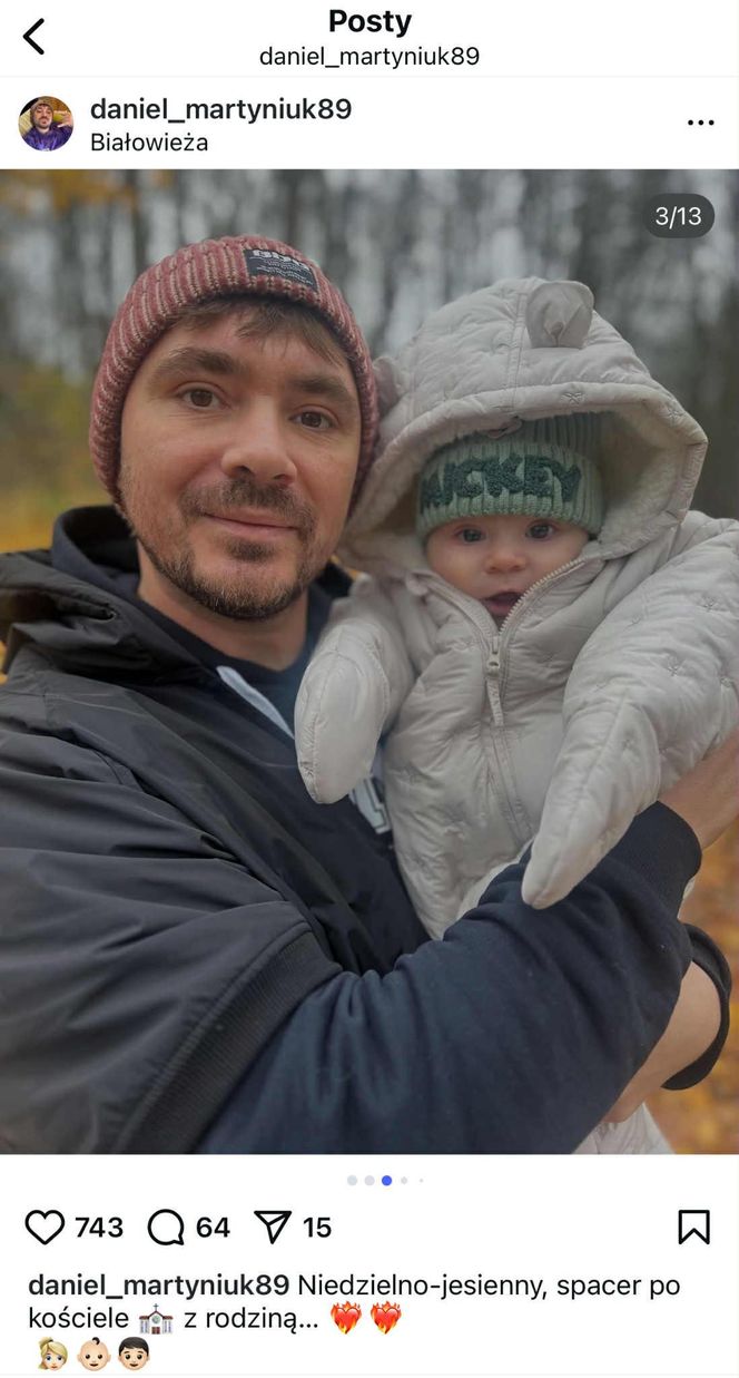 Co za przemiana! Daniel Martyniuk z żoną i dzieckiem na spacerze