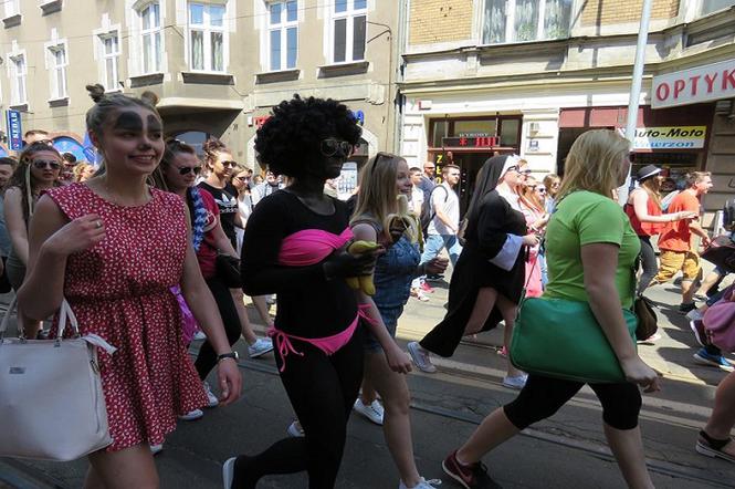 W ubiegłym roku studencki korowód był bardzo... barwny.