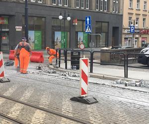 Trwa naprawa torowiska na Wybickiego w Grudziądzu