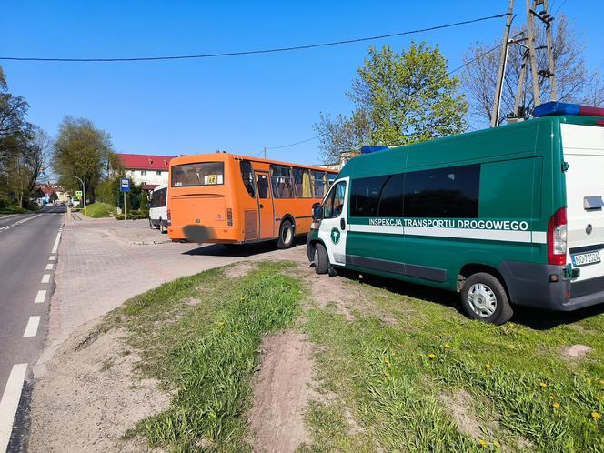 Zdezelowane autobusy miały wieźć dzieci na wycieczkę i do szkół