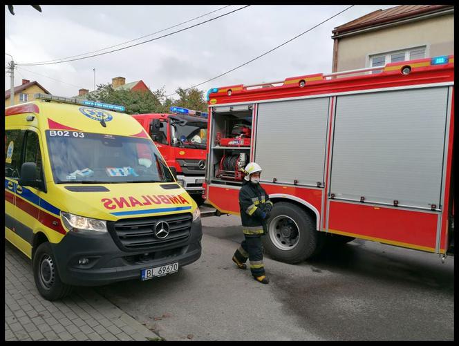 Szczuczyn. Policjanci uratowali mężczyznę z pożaru [ZDJĘCIA]