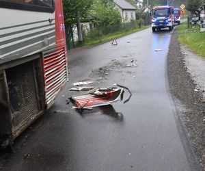 Pijany kierowca wjechał w szkolny autobus. Blisko tragedii w Śląskiem