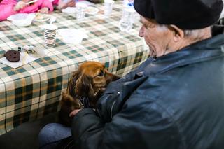 84-letni bohater z Ukrainy. Uratował 5-osobową rodzinę i psa 