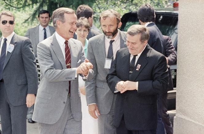 Lech Wałęsa,  George H. Bush