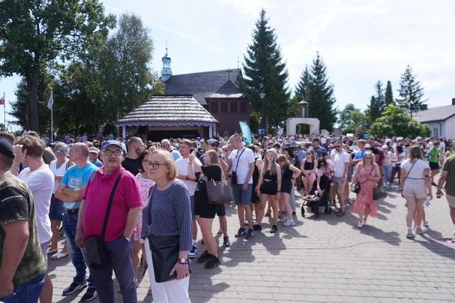 Fani serialu zjechali do serialowych Wilkowyj (Jeruzal)