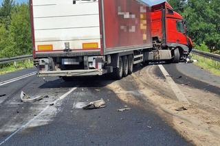 Kierowca spłonął razem z autem. Droga krajowa w woj. lubelskim całkowicie zablokowana!