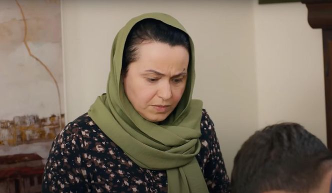 Zeynep będzie przetrzymywana przez porywacza, a Yildiz przyłapie Melis na rozmowie z przestępcą. Ghonul i Bulent zaczną odchodzić od zmysłów, a Ege trafi na trop.