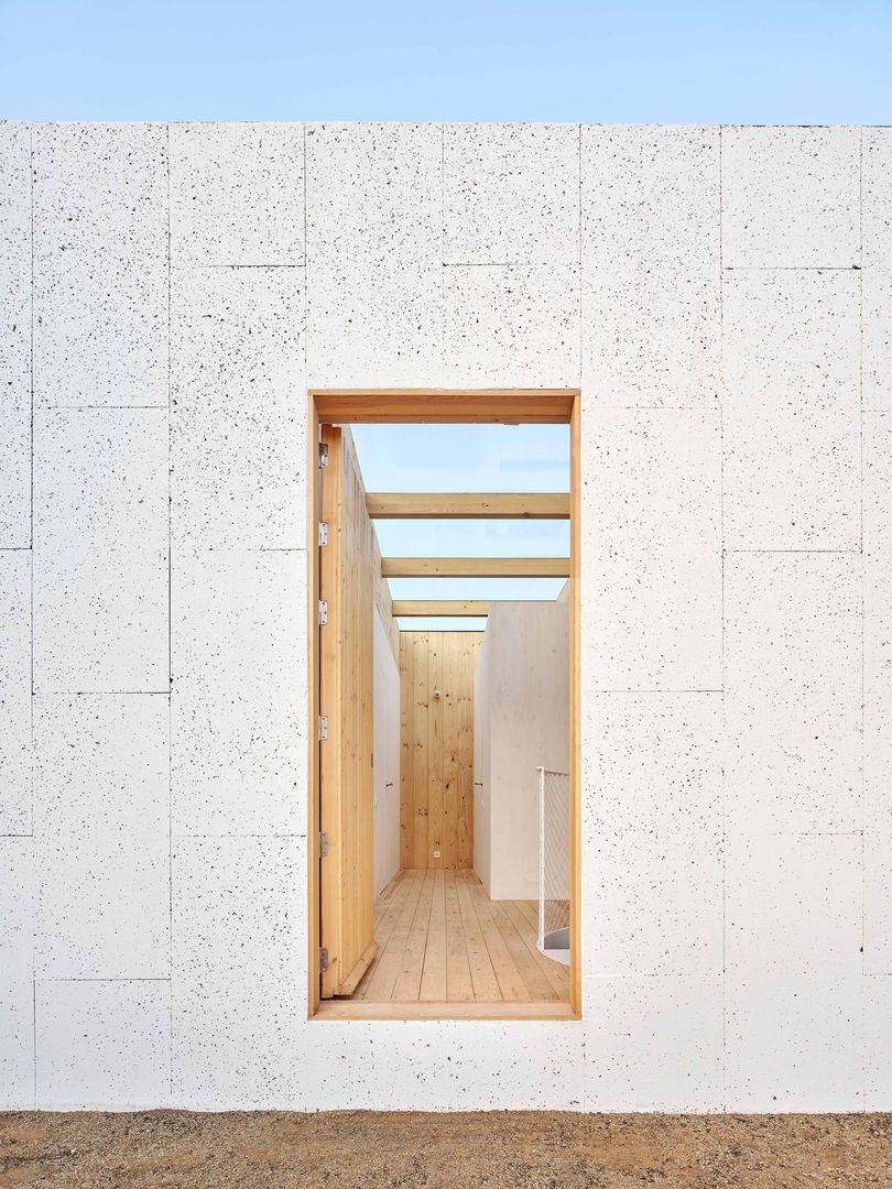 Residential Building near Barcelona by Àgora Arquitectura