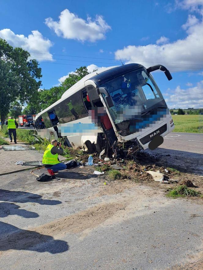 Wypadek autokaru na dk 17 w woj. lubelskim. Jest wielu rannych 