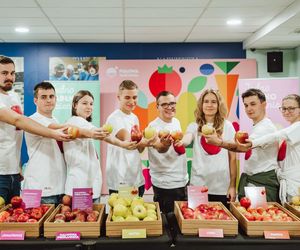 Ustanowiono rekord Polski w sztafecie jedzenia jabłek. A Ty, jadłeś już dziś jabłko?