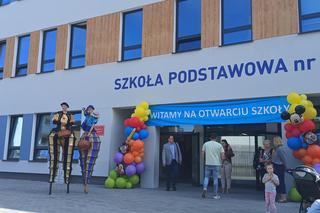 Rozpoczęcie roku szkolnego w nowej szkole w Toruniu. Zdjęcia z lewobrzeża