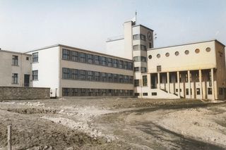 Budynek projektu Tadeusza Michejdy. Ratusz w Janowie