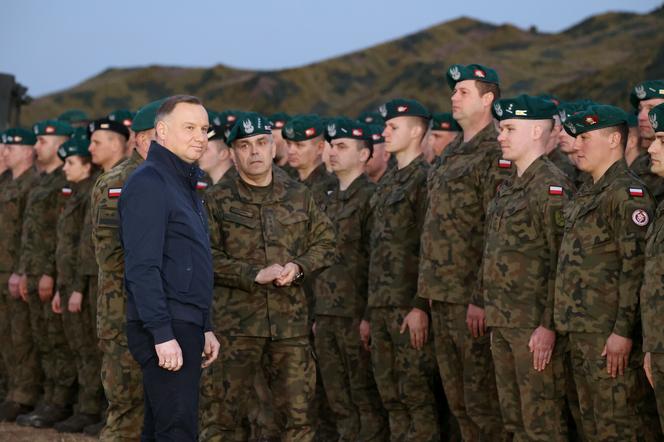 Prezydent Duda i żołnierze