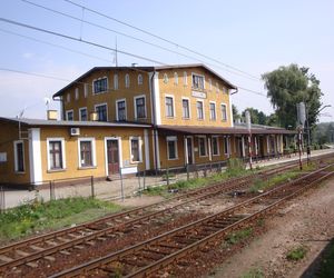Dworzec kolejowy, Krzeszowice