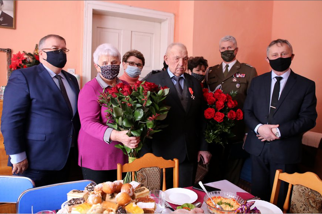Najstarszy mieszkaniec Świętokrzyskiego odznaczony przez prezydenta! Major Leon Kaleta skończył 109 lat!