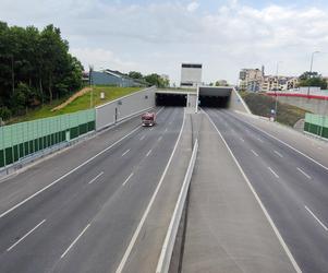 Strażacy zamknęli tunel Południowej Obwodnicy Warszawy. Trwa sprawdzanie obiektu