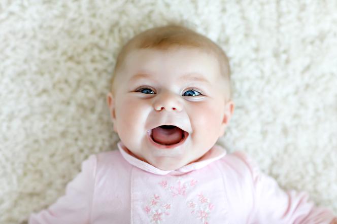 Kiedy dziecko zaczyna się uśmiechać?
