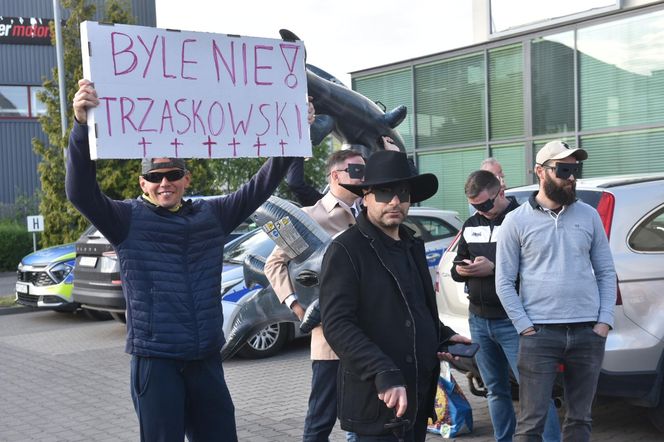 Rafał Trzaskowski, Sławomir Mentzen