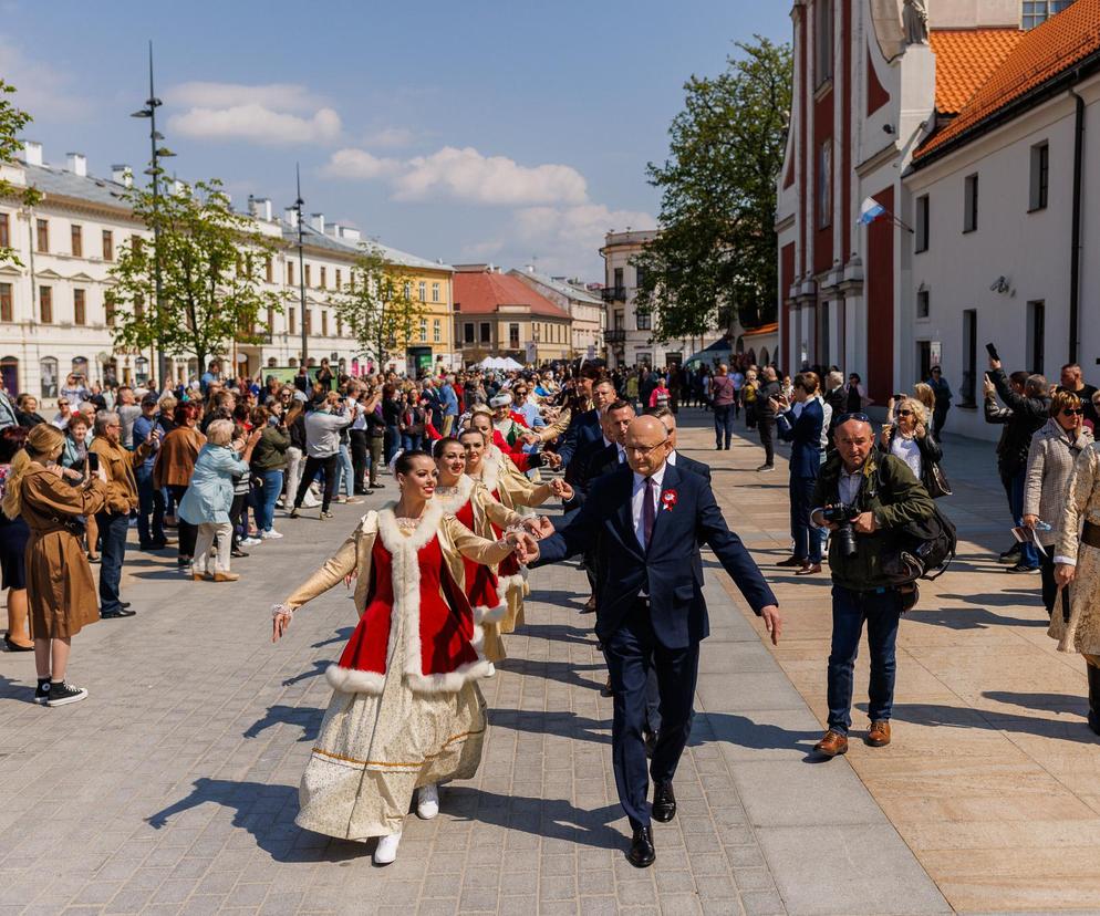 Lublin - Trzeciomajowy Polonez na ulicach miasta