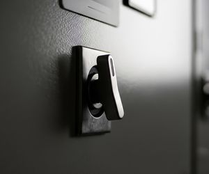 18-latek wyłączał prąd w Janikowie. Jakie zaskakujące hobby za tym stało?