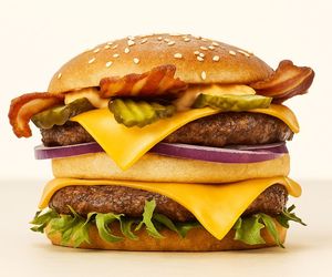 Nowe, letnie smaki w MAX Premium Burgers i powrót BIG Classic!
