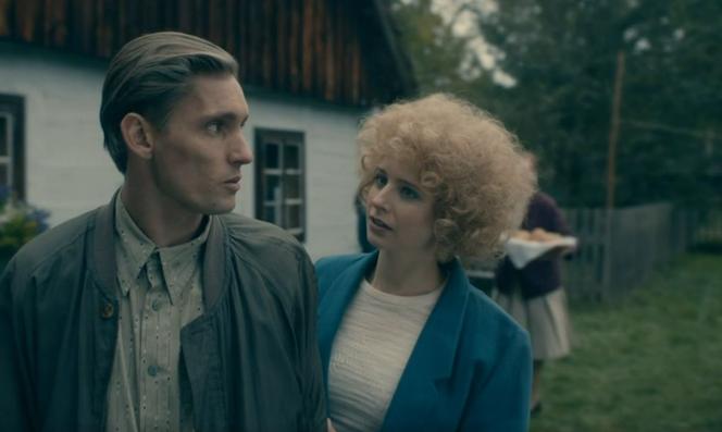 Stulecie Winnych 4 odc. 52. Tomek (Filip Gurłacz), Basia (Kamila Bujalska)